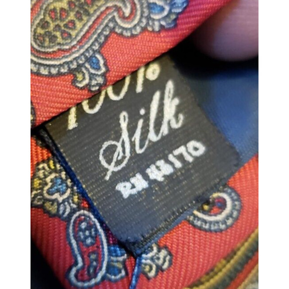 Surry Sophisticates Red Gold Paisley Tie 100% Silk Necktie - Picture 4 of 6